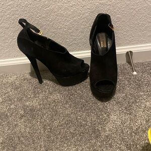 Steve Madden peep toed platform heels